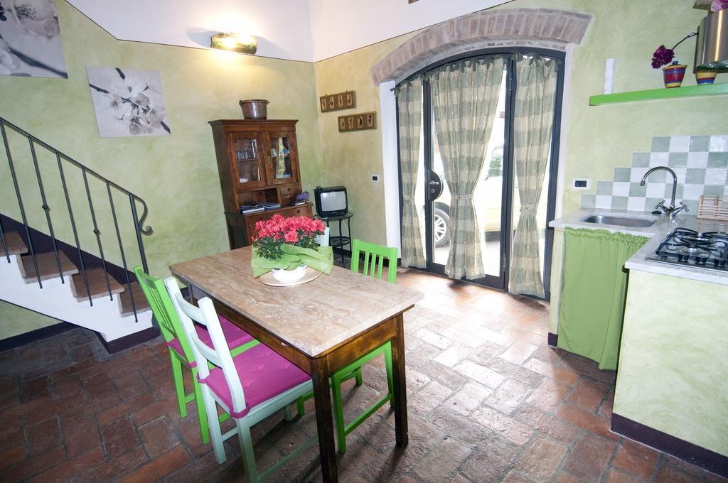Villa La Capanna Di Panpepato à Rosia Chambre photo